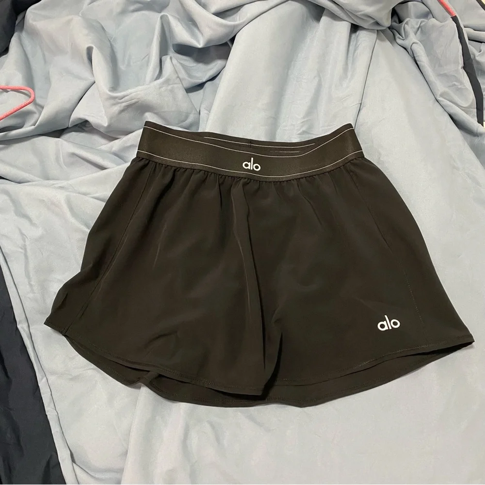 ALO Yoga Women's Dark Athletic Shorts